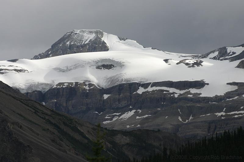 IMG_0068.JPG - More snow capped mountains