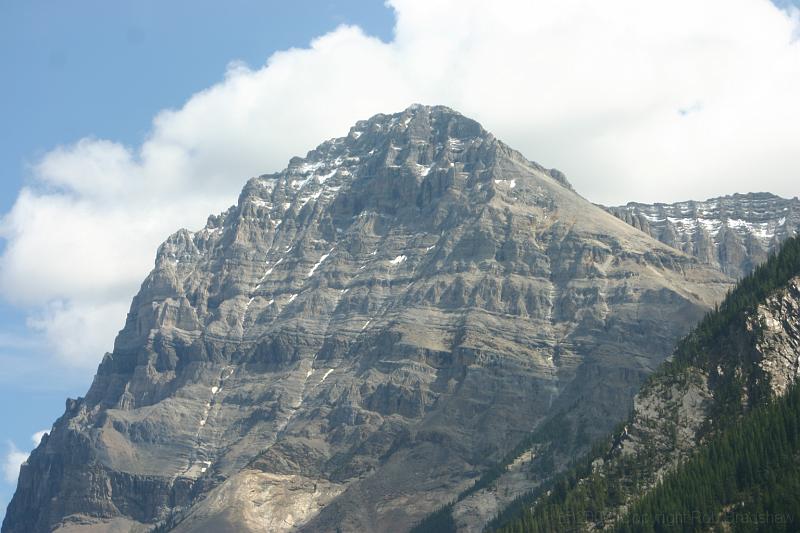 IMG_1124.JPG - More Mountains