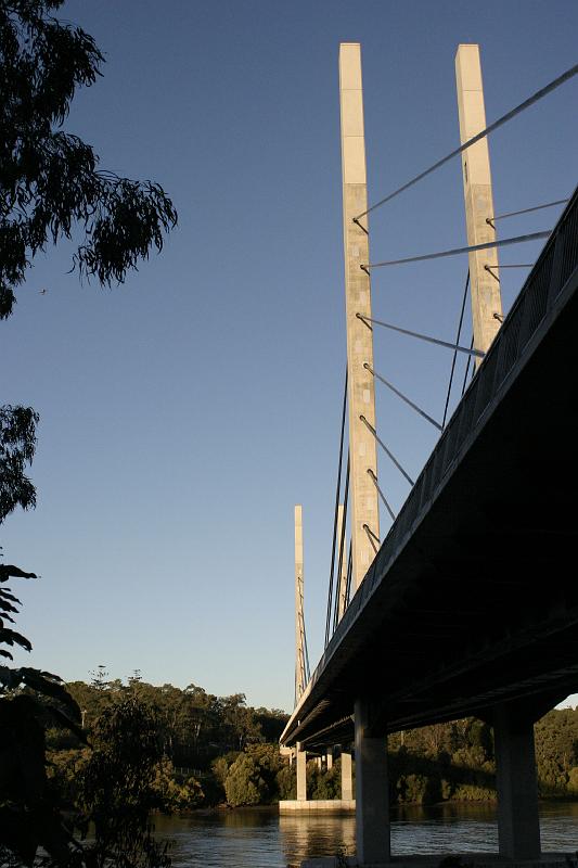 IMG_4806.JPG - The transit bridge at the University of Queensland