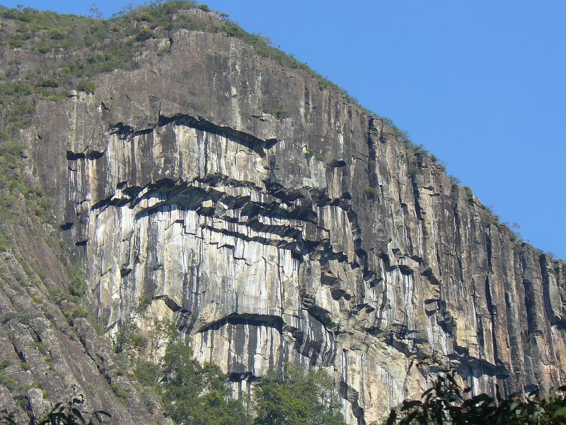 P1090424.JPG - The "organ pipes" of Mt. Beerwah